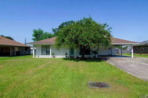 11361 W Paula St, Saint Amant, LA 70774