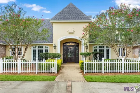 24081 Canyon Rd, Denham Springs, LA 70726