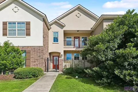 1475 Pelican Club Dr, Baton Rouge, LA 70820