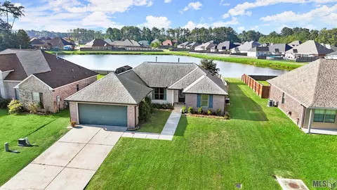 26364 Poplar Gln, Denham Springs, LA 70726