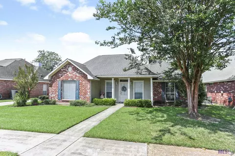 5922 Woodlawn Park Ct, Baton Rouge, LA 70817