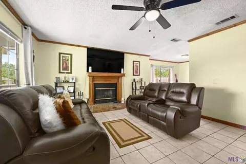 5307 Coolidge St, Baker, LA 70714 photo 2