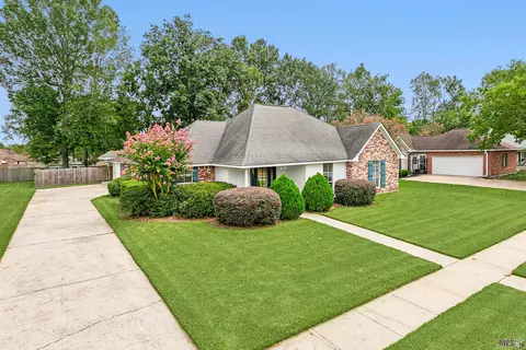 4829 Laurel Creek Ct, Baton Rouge, LA 70817