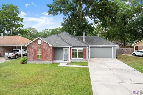 11146 Village Green Dr, Greenwell Springs, LA 70739