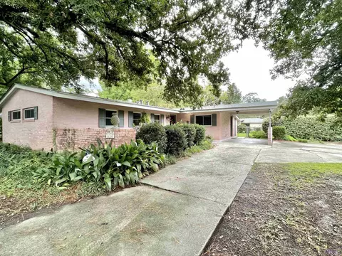 5350 Woodside Dr, Baton Rouge, LA 70808