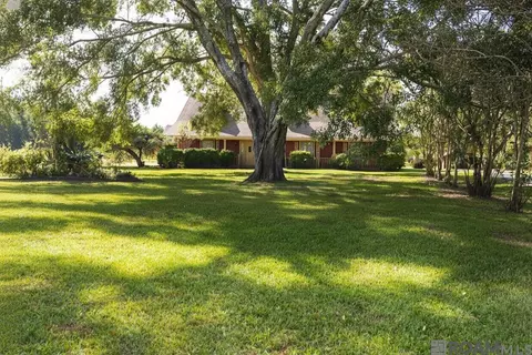 21321 Samuels Rd, Zachary, LA 70791