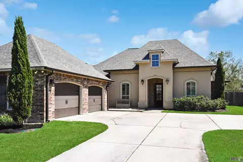 18182 Old Trail Dr, Prairieville, LA 70769