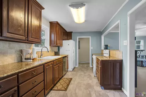 Kitchen - 9492 Wesson St, Baton Rouge, LA 70809 photo 1 of 2
