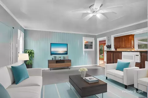 Living - 9492 Wesson St, Baton Rouge, LA 70809 photo 2 of 2