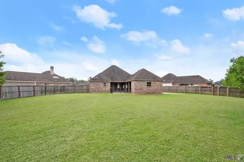 Exterior - 15037 Coldwater Dr, Walker, LA 70785 photo 3 of 3