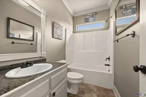 Bath - 15037 Coldwater Dr, Walker, LA 70785 photo 3 of 3
