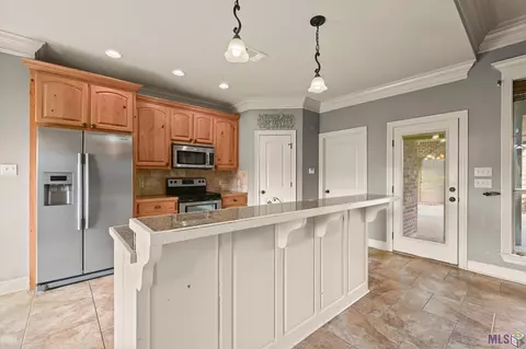Kitchen - 15037 Coldwater Dr, Walker, LA 70785 photo 1 of 2