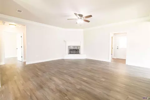 28790 Brett Dr, Walker, LA 70785 photo 4