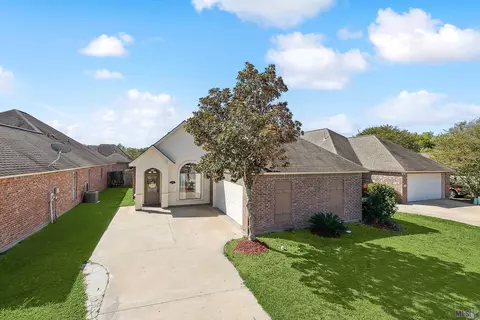 2544 Old Towne Rd, Zachary, LA 70791