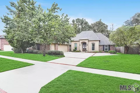 18228 Lake Harbor Ln, Prairieville, LA 70769
