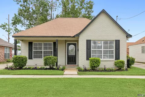 926 Woodvine Dr, Baton Rouge, LA 70806
