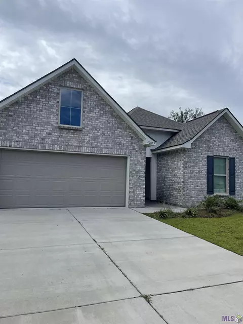 40059 Trace Ave #9, Prairieville, LA 70769
