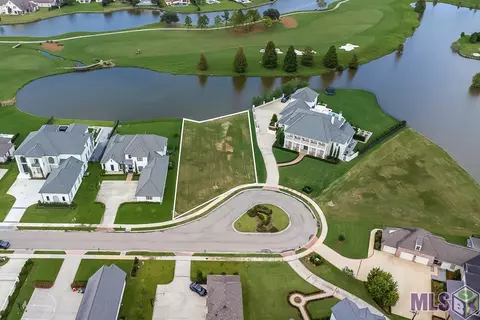 15367 Lake Crest View Dr, Baton Rouge, LA 70810