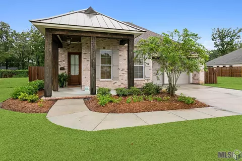 17476 Lions Ear Ln, Prairieville, LA 70769