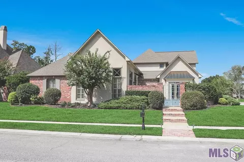 10757 Royal Ridge Ave, Baton Rouge, LA 70810
