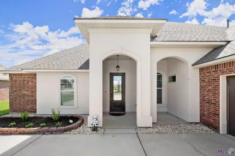 Exterior - 3893 Union Dr, Addis, LA 70710 photo 4 of 5
