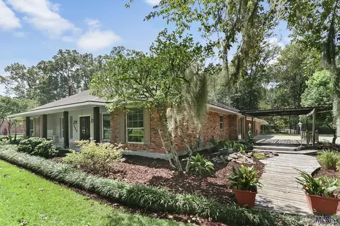 7423 Prairie Dr, Greenwell Springs, LA 70739