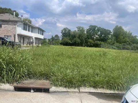 1457 Lake Calais Ct, Baton Rouge, LA 70808
