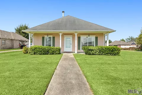 40278 La Rochelle Rd, Prairieville, LA 70769