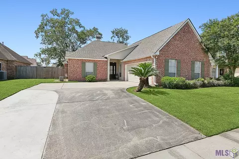 304 Allan Dr, Baton Rouge, LA 70815