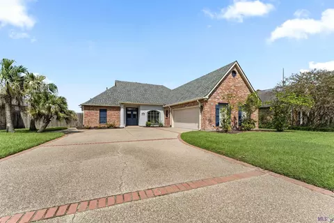 18035 Lake Iris Ave, Baton Rouge, LA 70817
