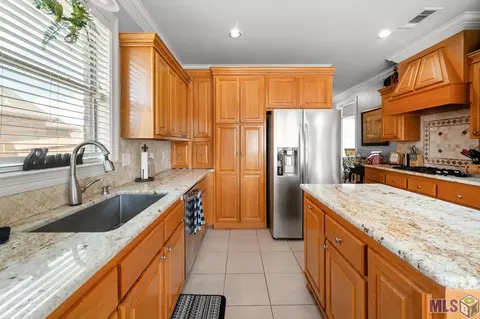 Kitchen - 13306 Brookcrest Dr, Walker, LA 70785 photo 1 of 2