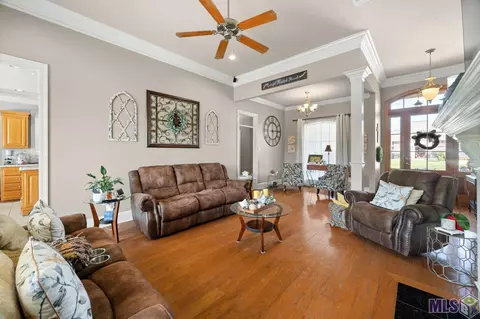 Living - 13306 Brookcrest Dr, Walker, LA 70785 photo 2 of 2