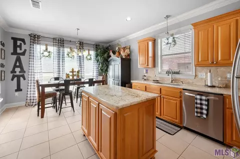 Kitchen - 13306 Brookcrest Dr, Walker, LA 70785 photo 2 of 2