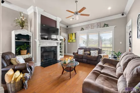 Living - 13306 Brookcrest Dr, Walker, LA 70785 photo 1 of 2