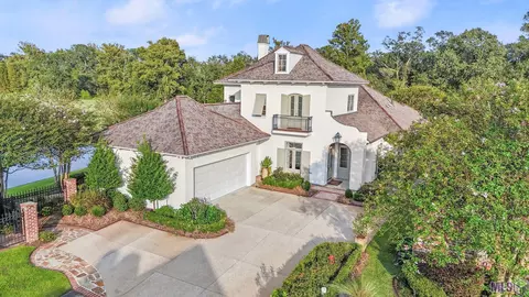 18628 Fairway Oaks Ct, Baton Rouge, LA 70809