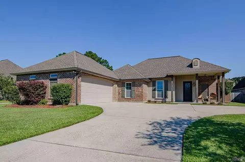 12441 Three Lakes Dr, Walker, LA 70785