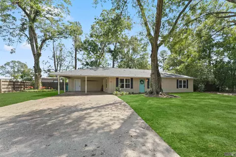 30696 Country Club Ln, Denham Springs, LA 70726