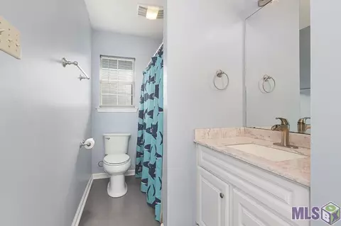 Bath - 14121 Meadow Brook Ln, Walker, LA 70785 photo 2 of 2