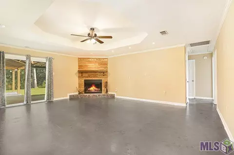 Living - 14121 Meadow Brook Ln, Walker, LA 70785 photo 1 of 3