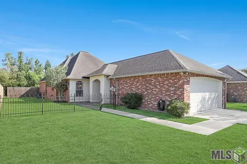 41076 Garden Ct, Gonzales, LA 70737