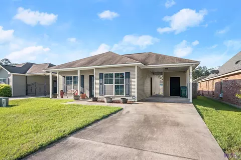 10814 Moss Pointe Dr, Denham Springs, LA 70726
