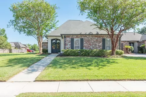 10244 Hillmont Ave, Baton Rouge, LA 70810