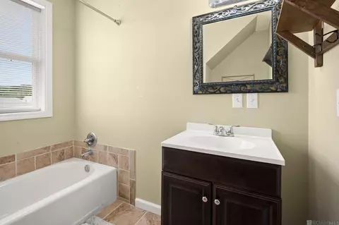 Bath - 17248 Tchula Dr, Springfield, LA 70462 photo 3 of 4