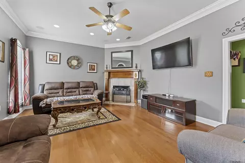 Living - 13555 Ball Park Rd, Walker, LA 70785 photo 2 of 2