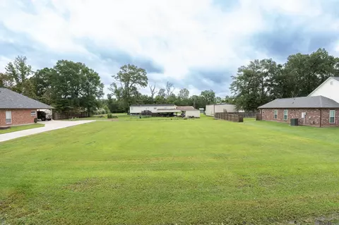 13176 Cypress Gold Dr, Saint Amant, LA 70774