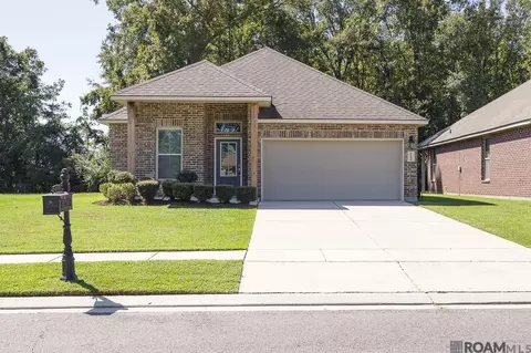 2198 Meadow Hill Ave, Zachary, LA 70791
