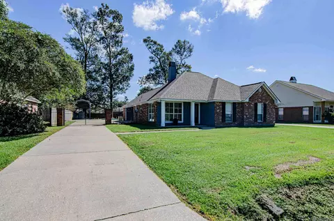 30960 Katie Dr, Denham Springs, LA 70726