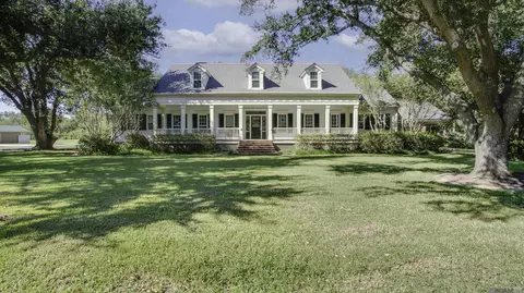 216 Ridgewood Blvd, Golden Meadow, LA 70357