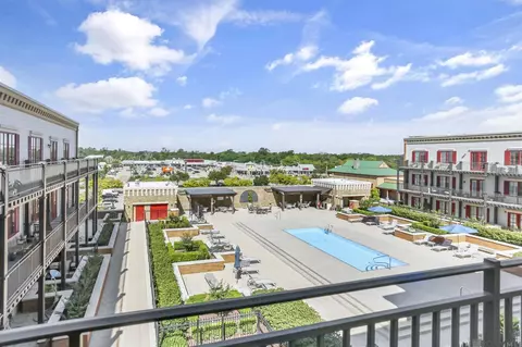 7707 Bluebonnet Blvd # 413, Baton Rouge, LA 70810