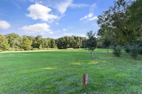 5379 Live Oak Dr, Saint Francisville, LA 70775